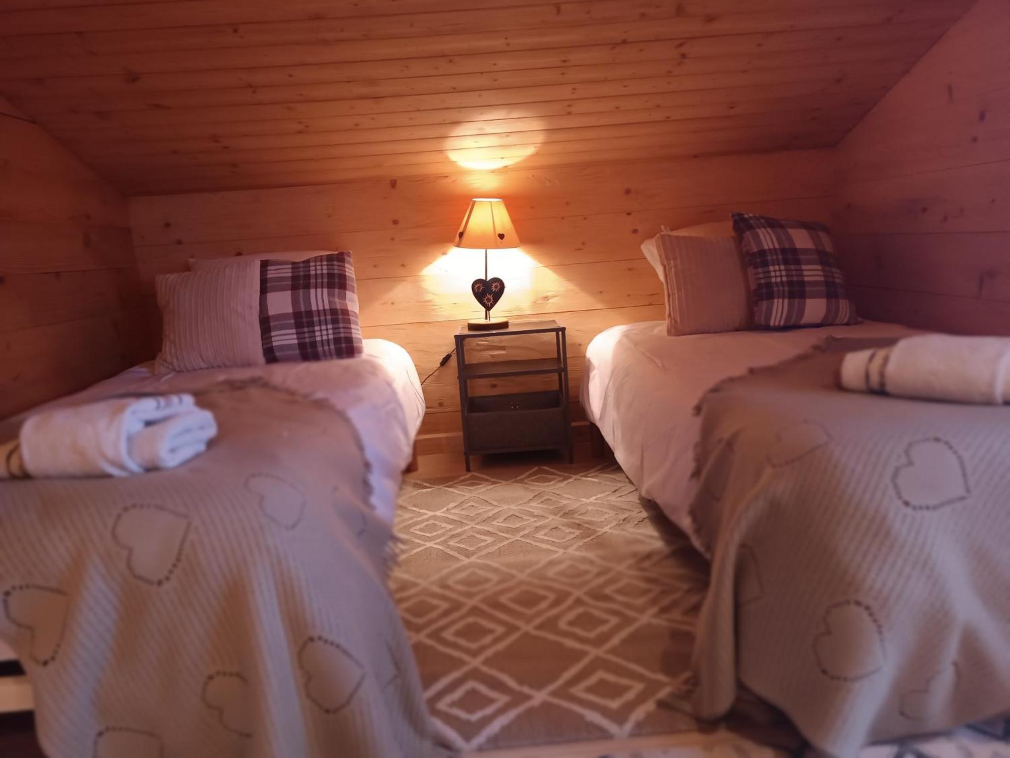 Charming Family Chalet For 8 People, With Private Hot Tub Les Clefs Dış mekan fotoğraf
