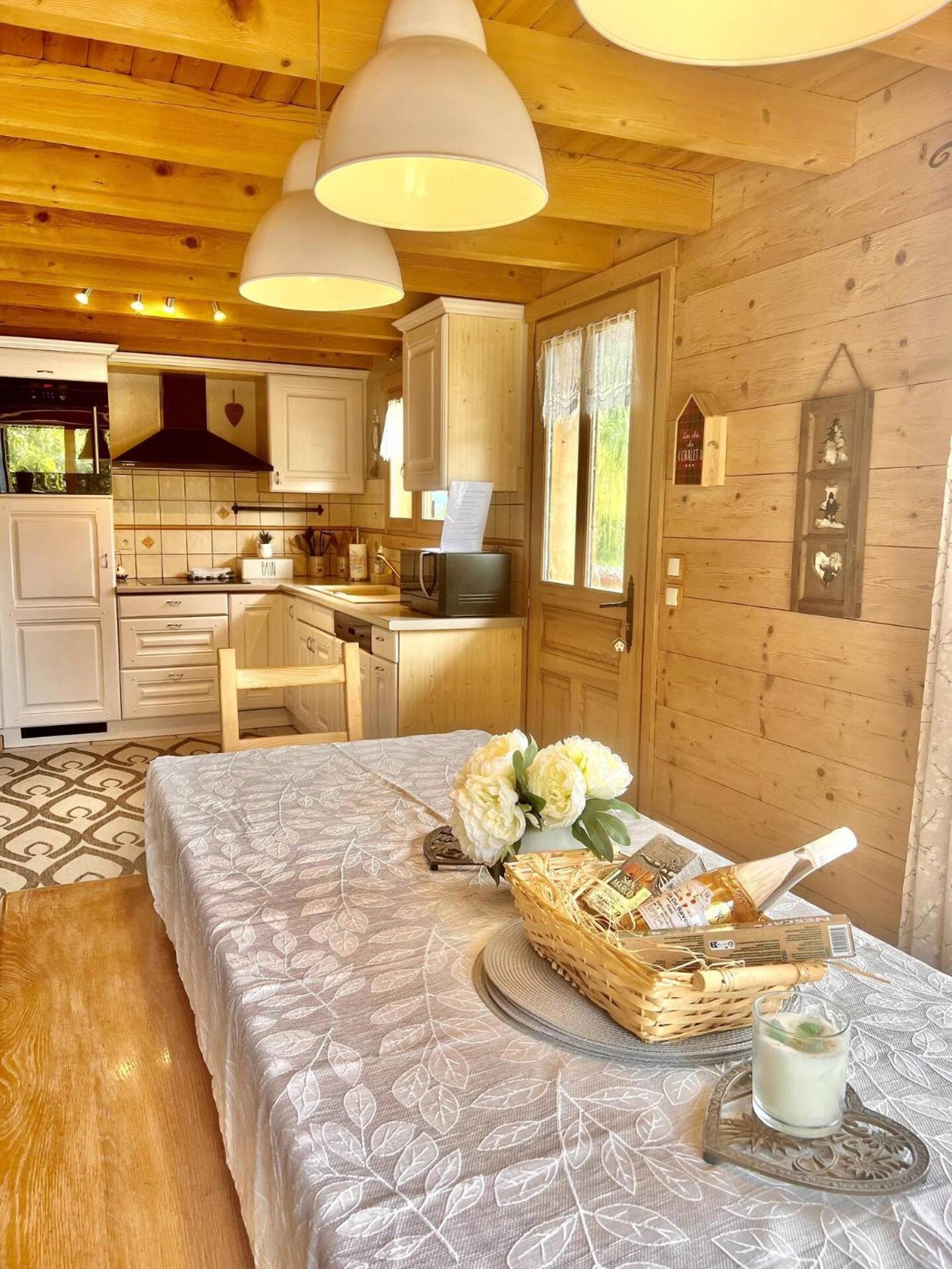Charming Family Chalet For 8 People, With Private Hot Tub Les Clefs Dış mekan fotoğraf