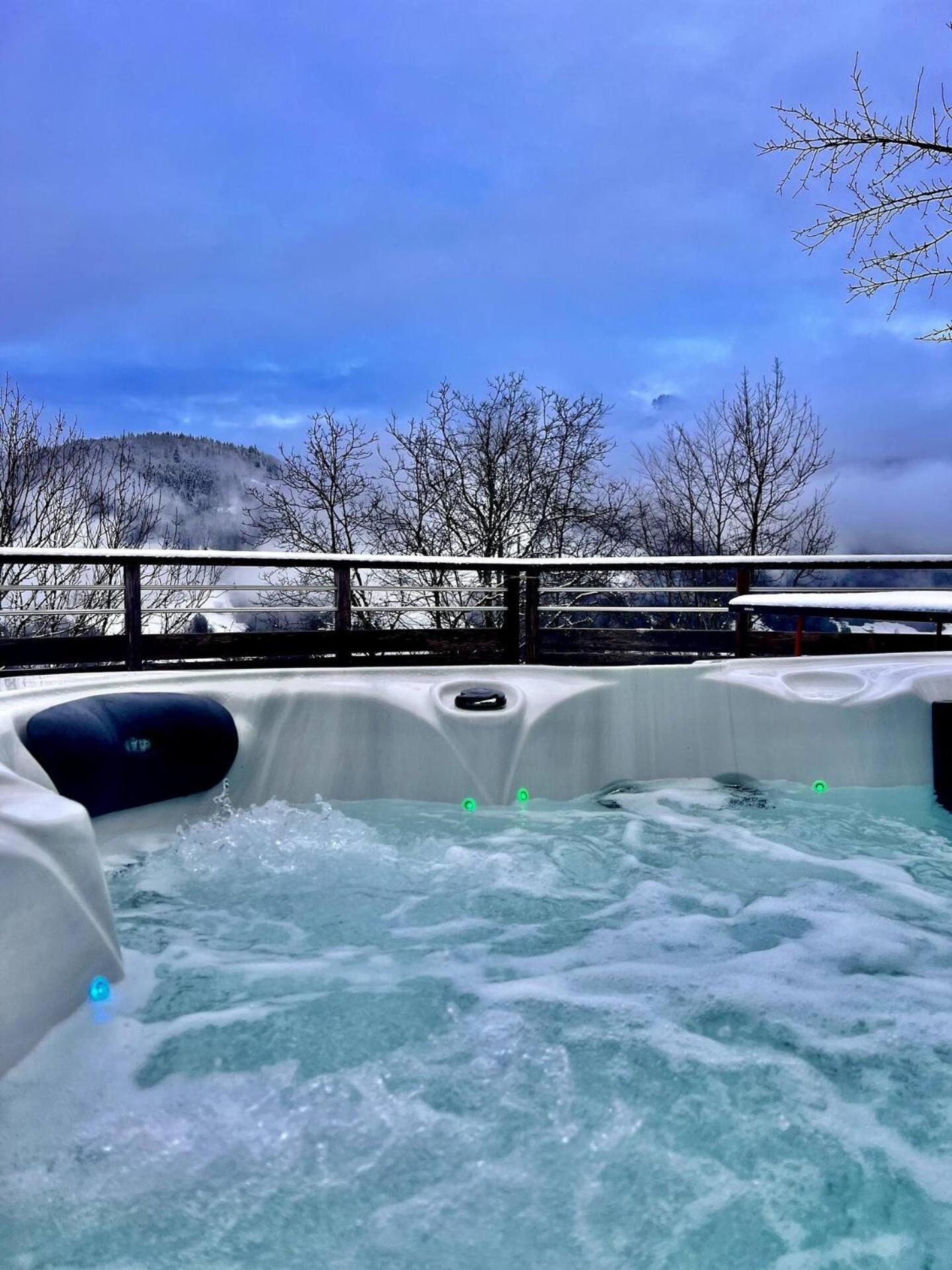 Charming Family Chalet For 8 People, With Private Hot Tub Les Clefs Dış mekan fotoğraf