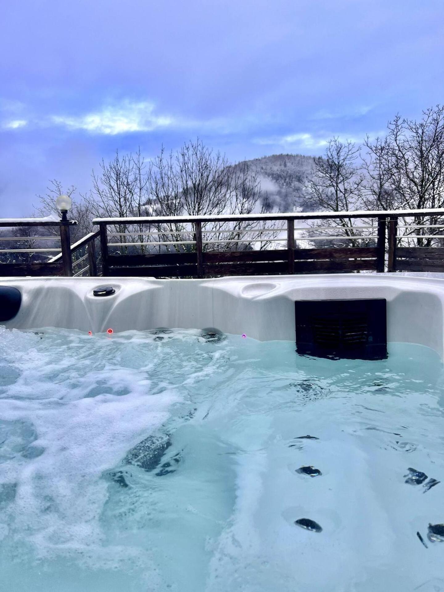 Charming Family Chalet For 8 People, With Private Hot Tub Les Clefs Dış mekan fotoğraf